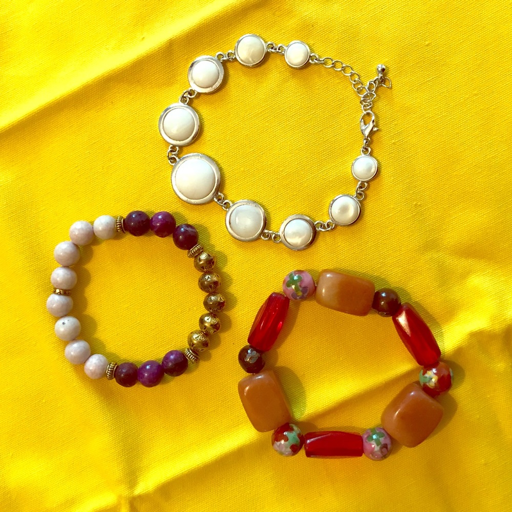 🎉5 FOR $25 sale 🎉 Set of three bracelets